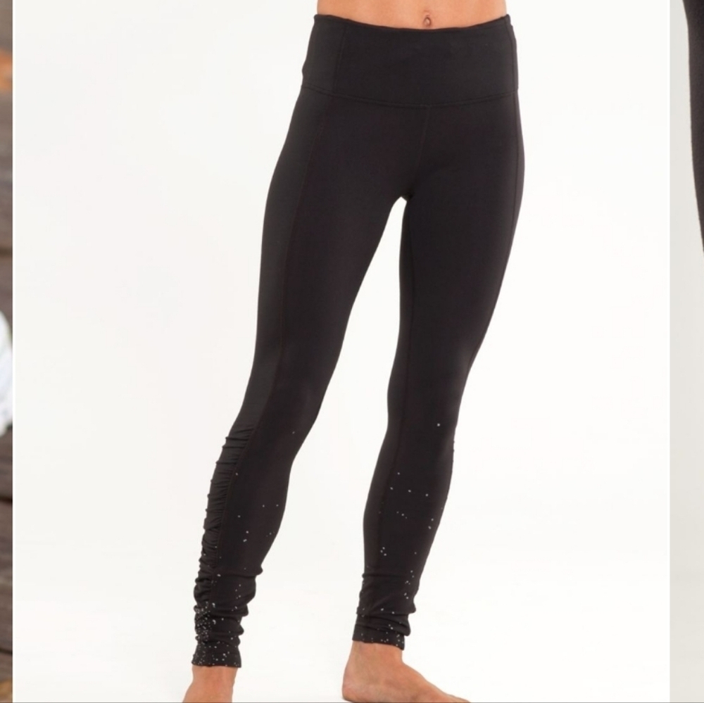 Lululemon Run: Turn Around Tight Size 6
